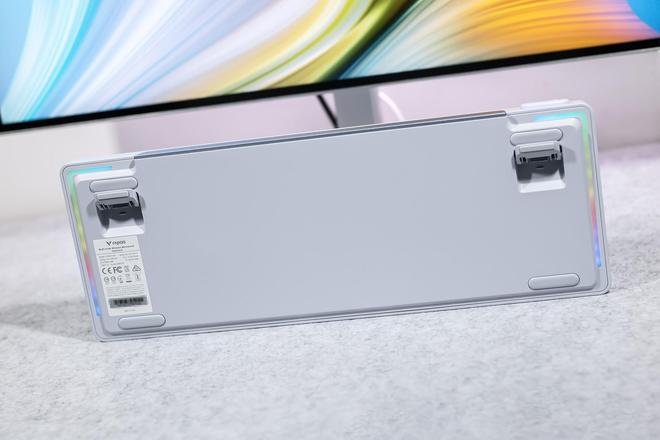 机械键盘评测：线性手感与静音输入的结合新葡京雷柏V700DIY-98无线三模(图2)